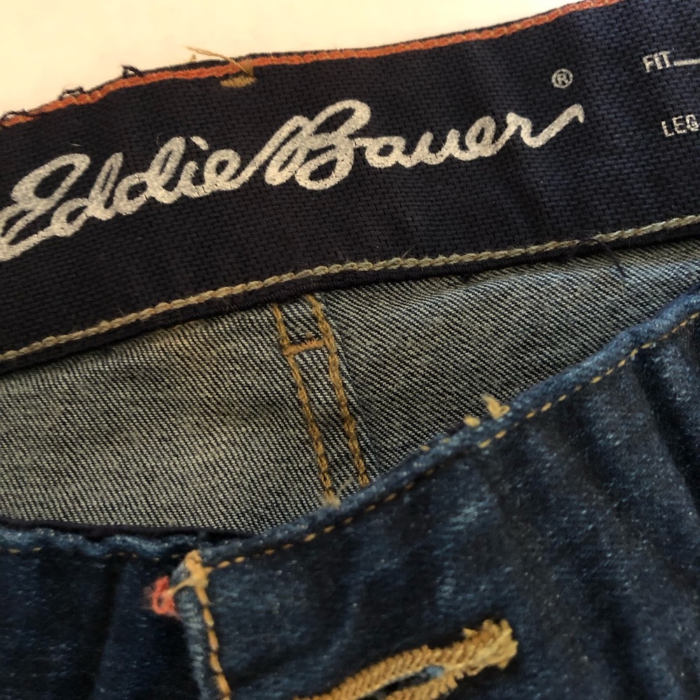 Eddie Bauer women’s denim jeans. NWT. Size 18.